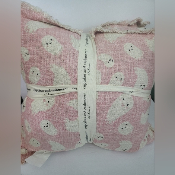 Brand new with tags- cupcakes and cashmere VIRAL Pink Ghost Pillow set of 2 - Picture 6 of 7